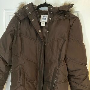 GAP Women's Brown Puffer Jacket Excellent Condition with Faux Fur Lined Hood